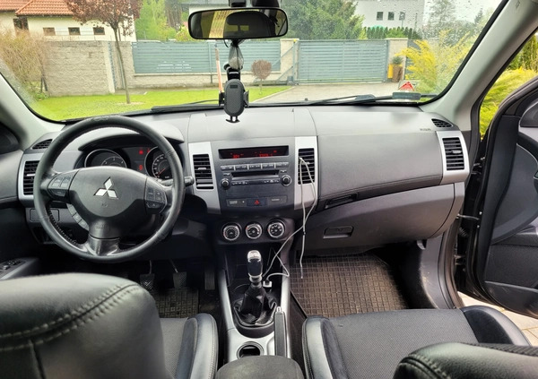 Mitsubishi Outlander cena 32000 przebieg: 241865, rok produkcji 2011 z Warszawa małe 137